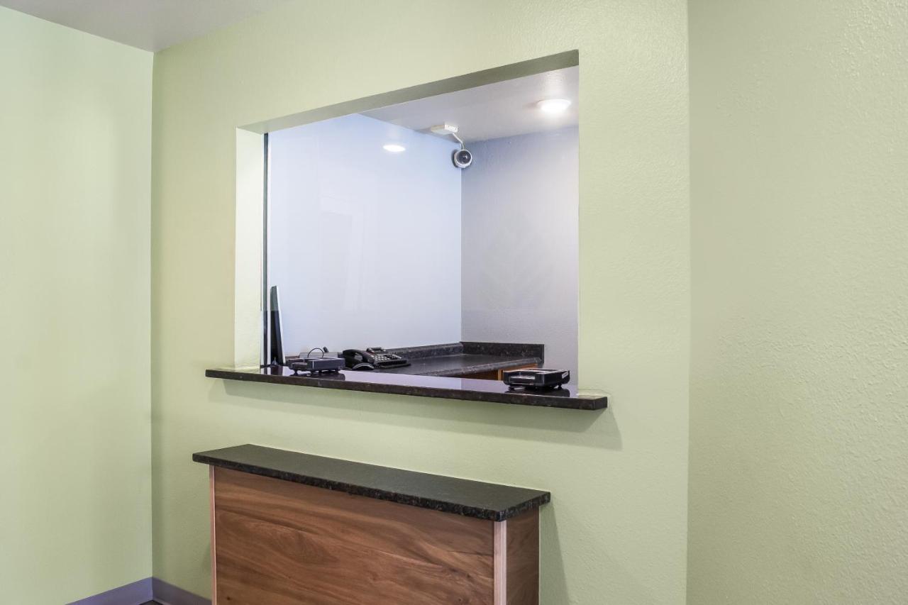 Woodspring Suites คอนโร ภายนอก รูปภาพ